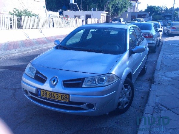 2008' Renault Megane photo #1