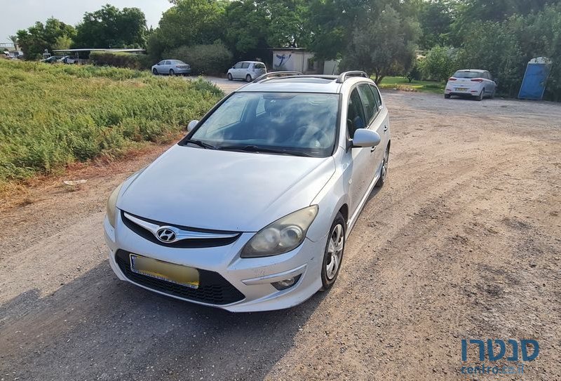 2010' Hyundai I30Cw יונדאי photo #1