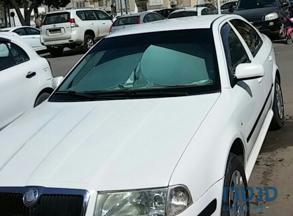 2007' Skoda Octavia photo #2