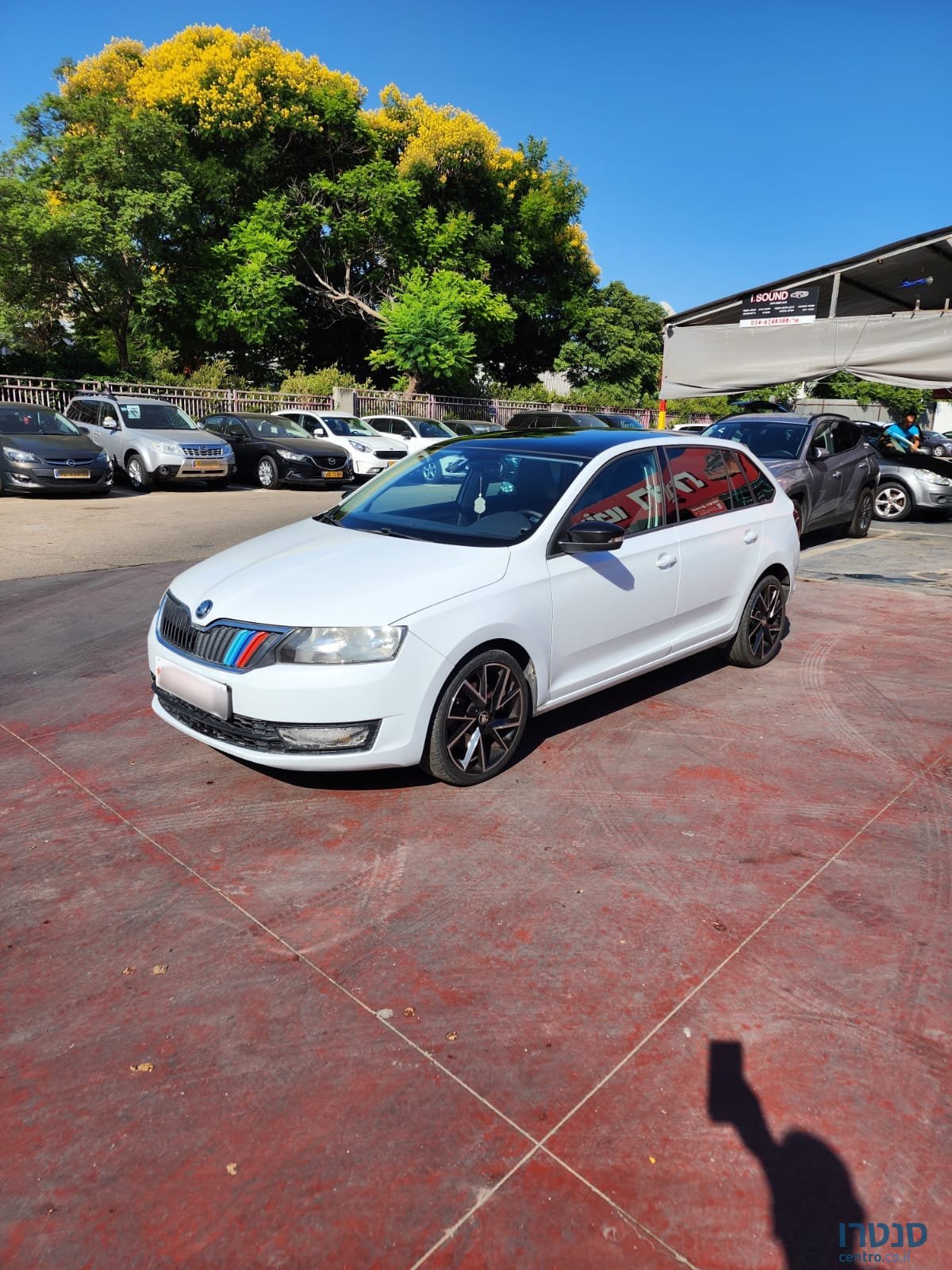 2015' Skoda Spaceback photo #7