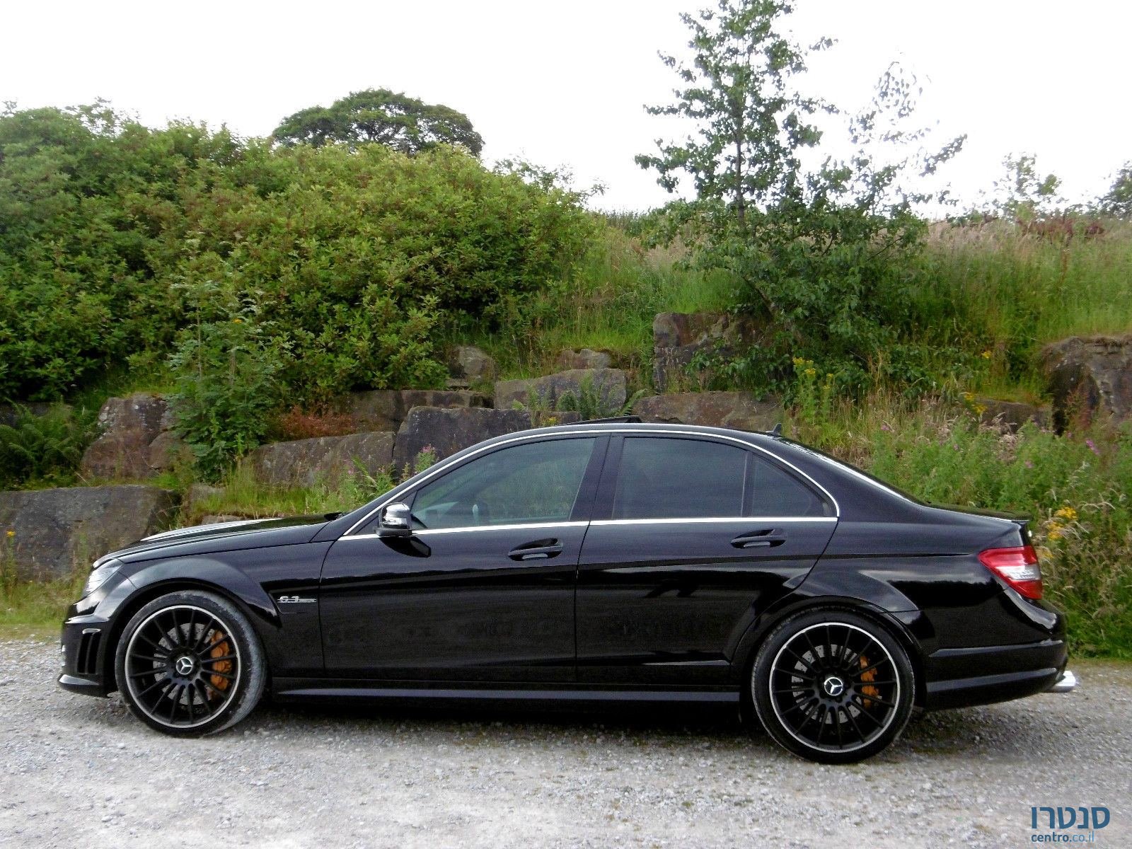 2009' Mercedes-Benz C-Class C63 AMG photo #3