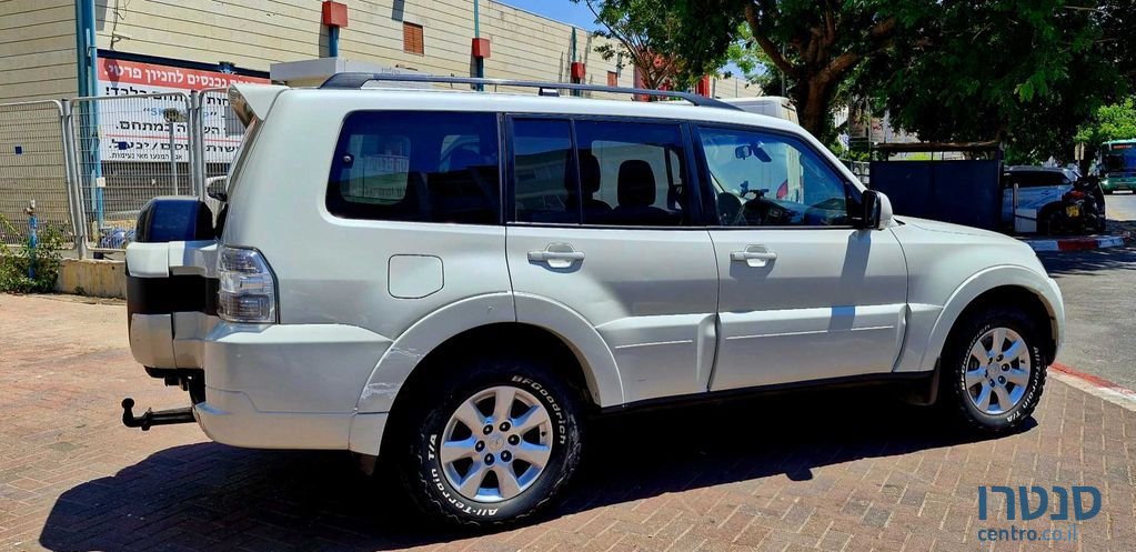 2016' Mitsubishi Pajero מיצובישי פג'רו photo #3