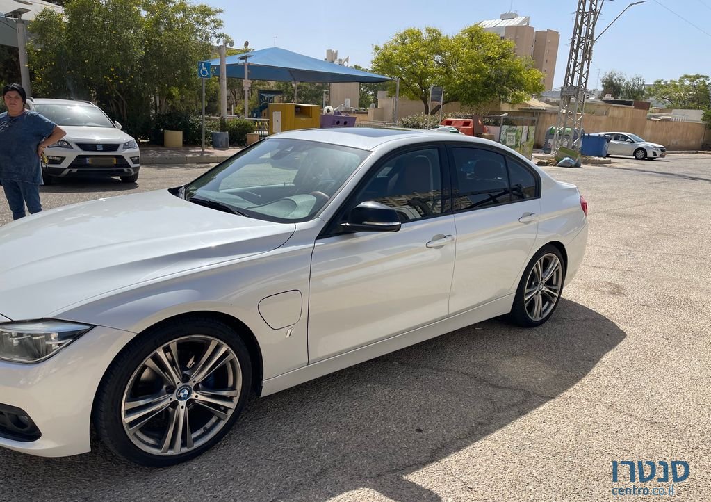 2017' BMW 3 Series ב.מ.וו סדרה 3 photo #2
