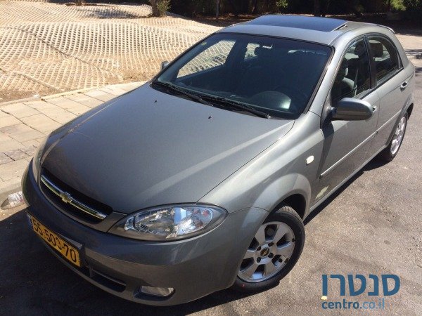2010' Chevrolet Optra photo #3