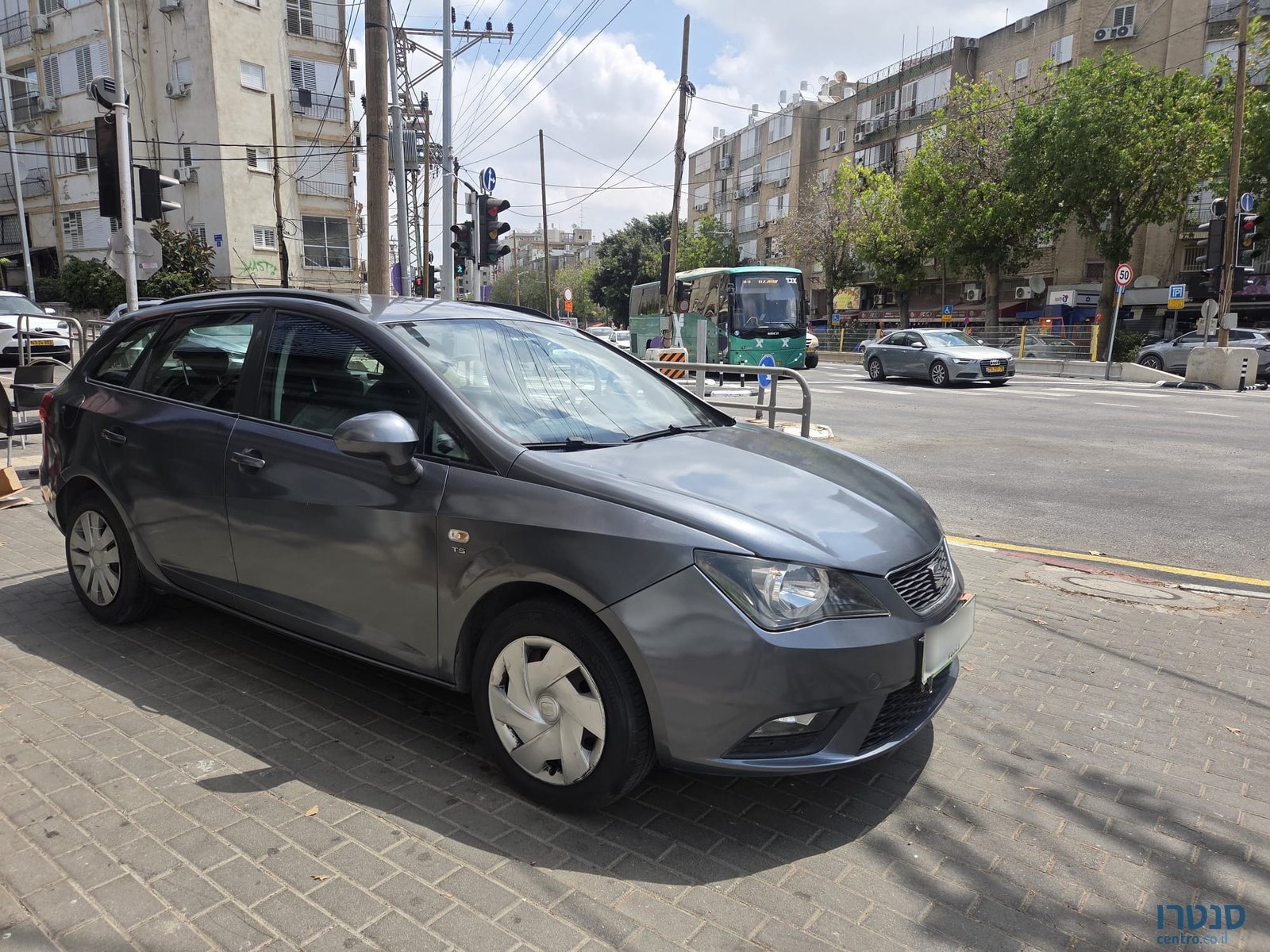 2013' SEAT Ibiza photo #6