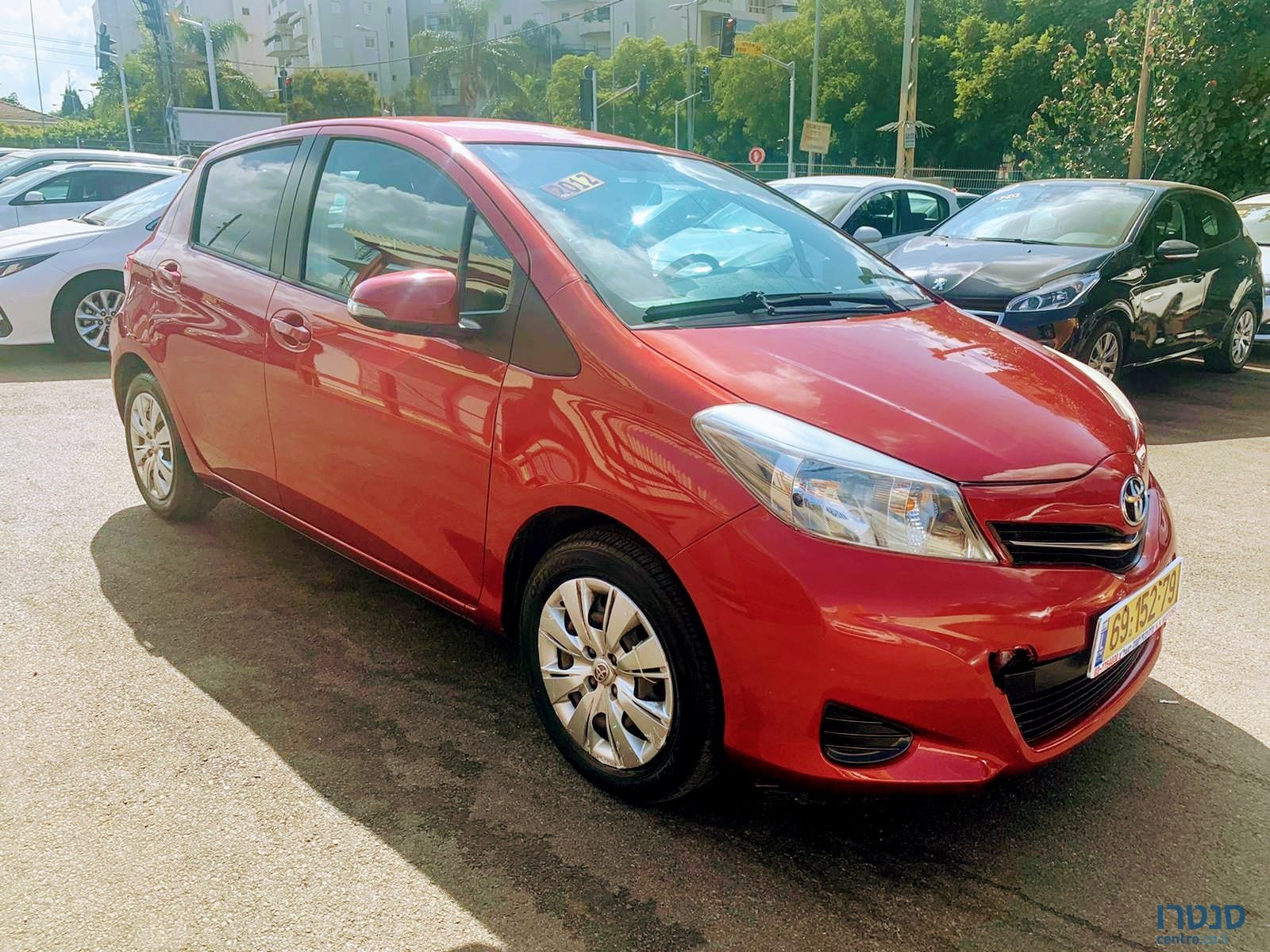 2012' Toyota Yaris photo #1