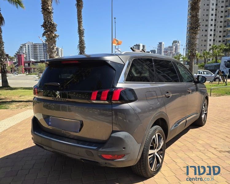 2018' Peugeot 5008 פיג'ו photo #3