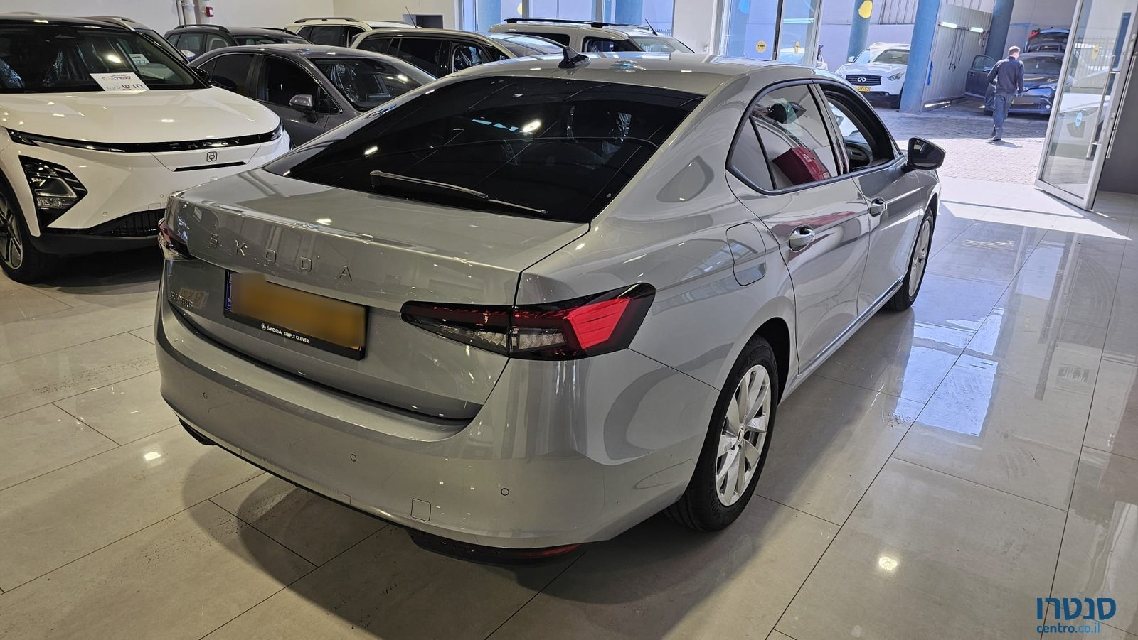 2025' Skoda Superb photo #2