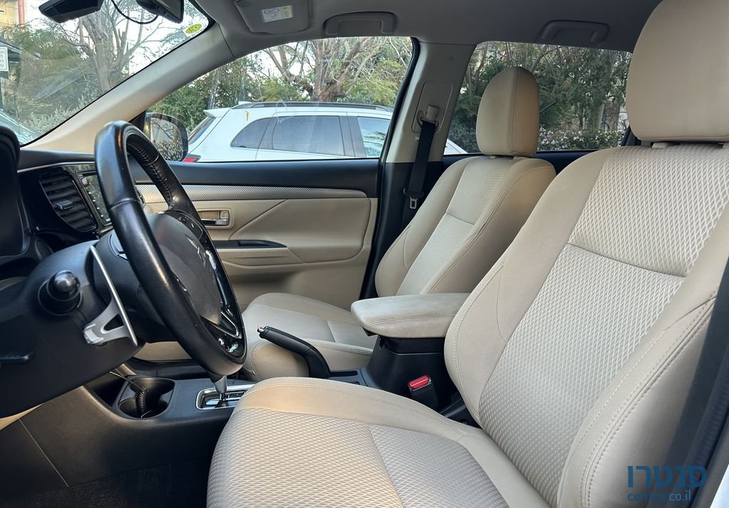 2016' Mitsubishi Outlander מיצובישי אאוטלנדר photo #2