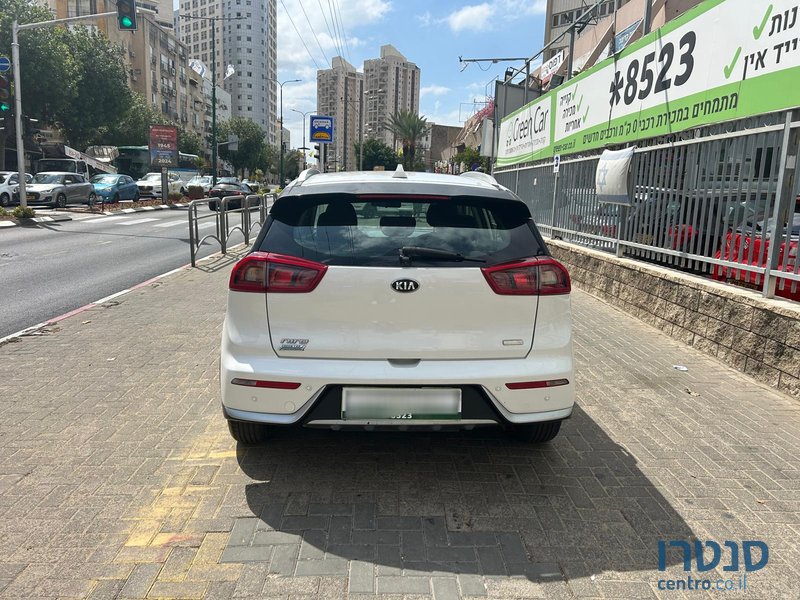 2019' Kia Niro photo #4