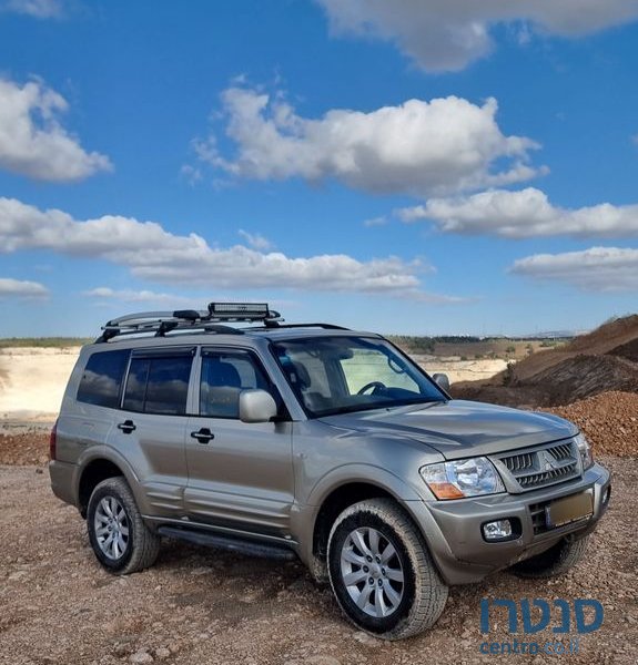 2002' Mitsubishi Pajero מיצובישי פג'רו photo #1