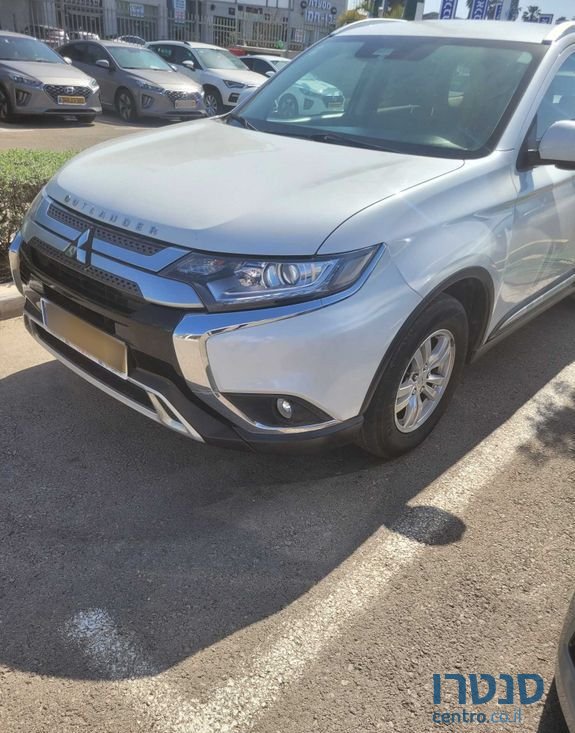 2021' Mitsubishi Outlander מיצובישי אאוטלנדר photo #2