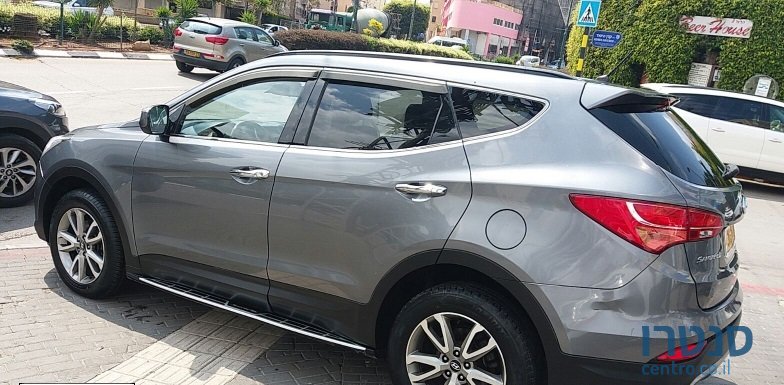2014' Hyundai Santa Fe photo #3