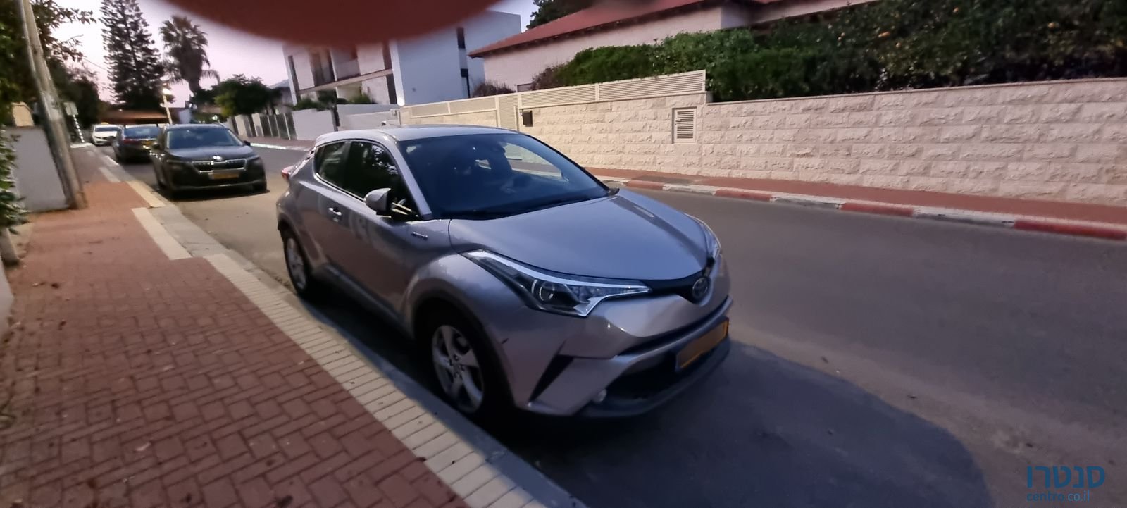 2018' Toyota C-HR טויוטה photo #3