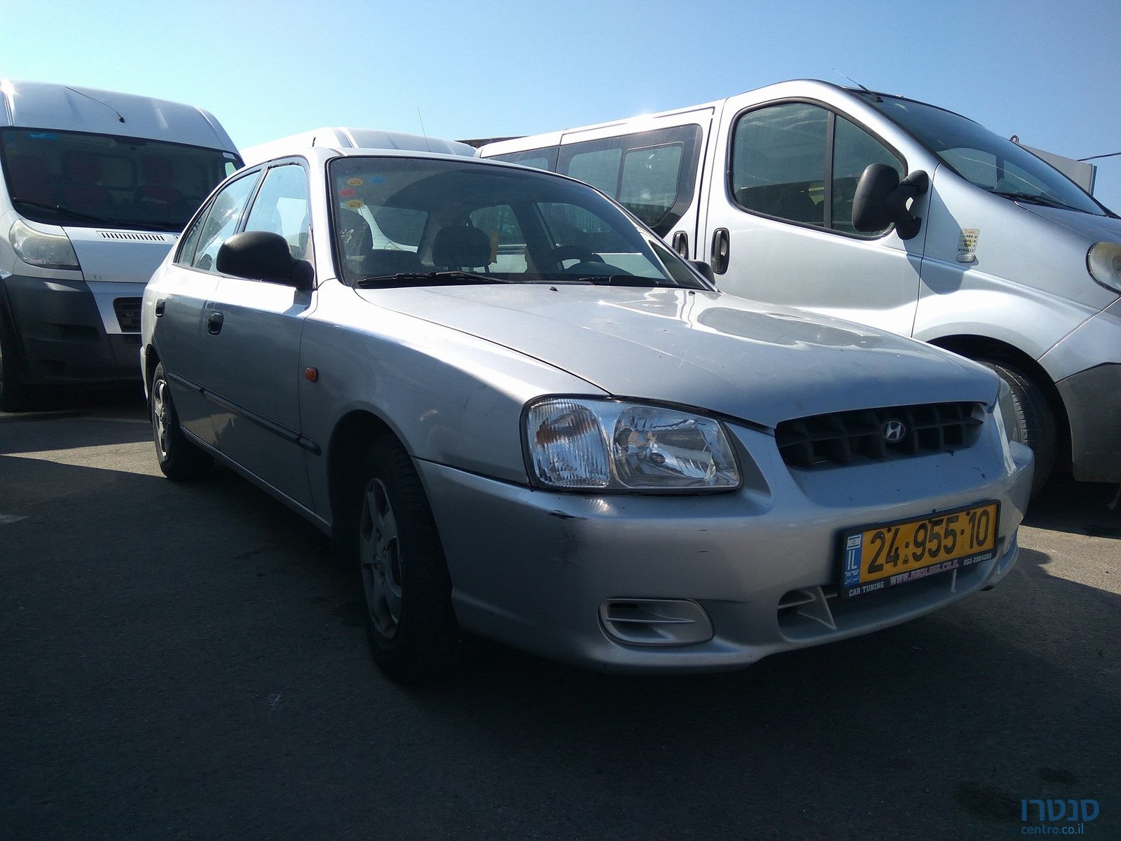 2001' Hyundai Accent photo #3