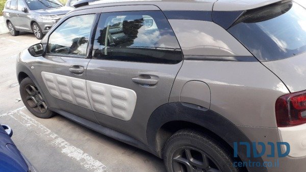 2016' Citroen C4 photo #1