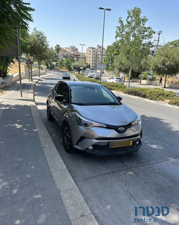 2018' Toyota C-HR טויוטה photo #5