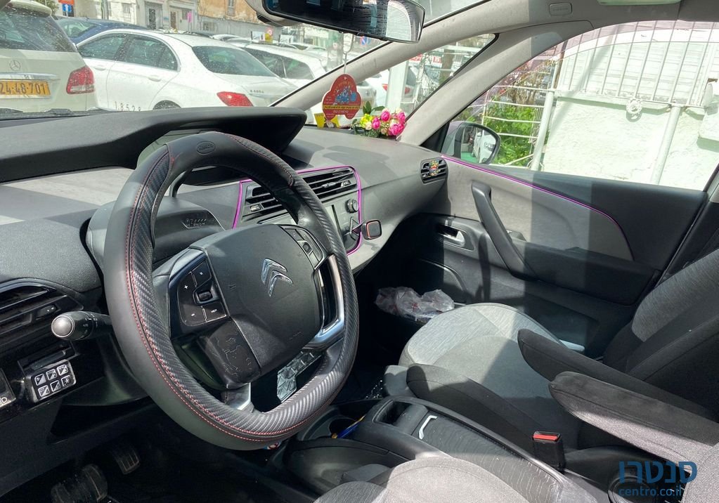 2018' Citroen C4 Picasso סיטרואן C4 פיקאסו photo #4