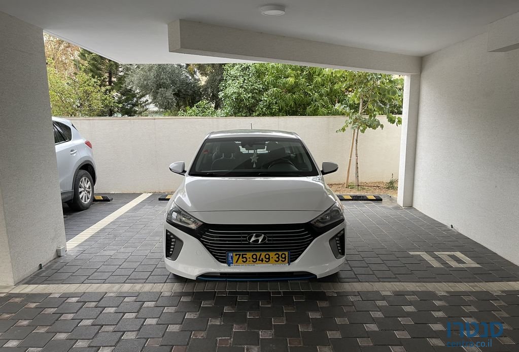 2017' Hyundai Ioniq יונדאי איוניק photo #1