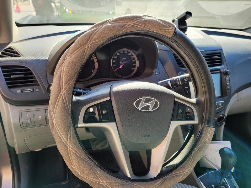 2014' Hyundai Accent photo #5