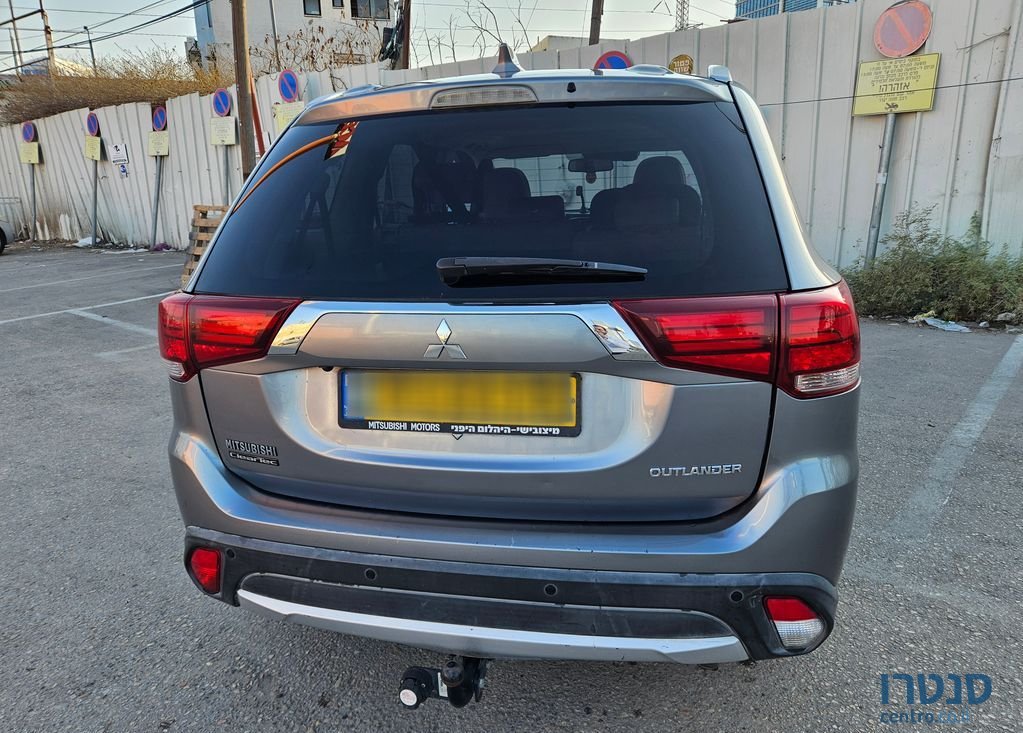 2017' Mitsubishi Outlander מיצובישי אאוטלנדר photo #2