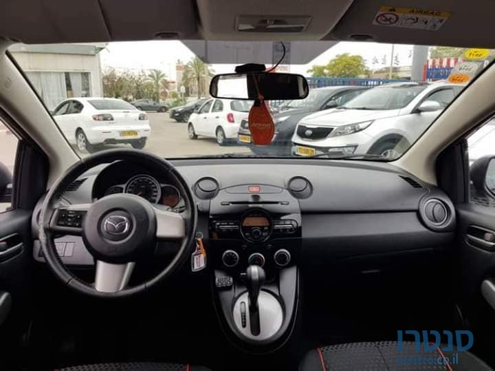 2012' Mazda 2 photo #4