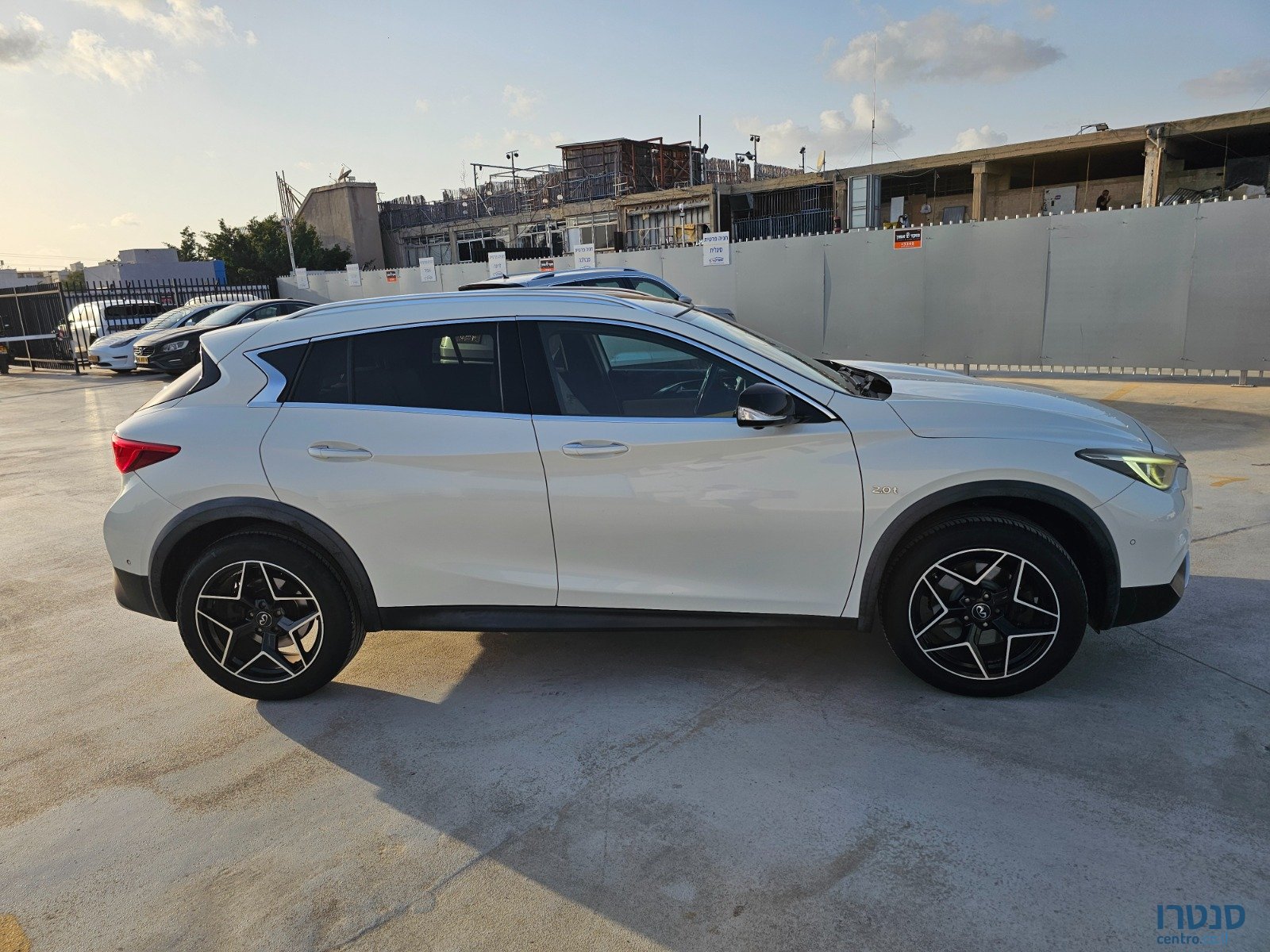 2019' Infiniti QX30 4×4 photo #4