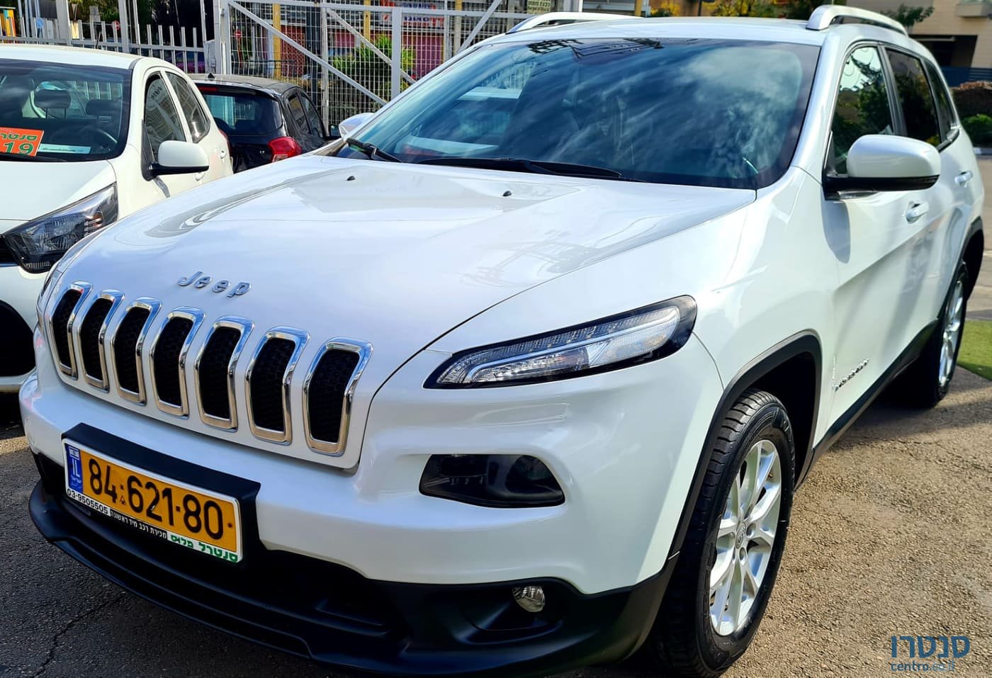 2017' Chrysler Jeep Cherokee photo #2