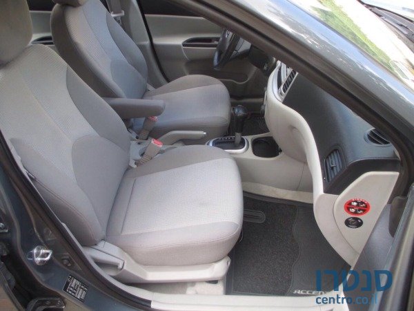 2008' Hyundai Accent photo #5