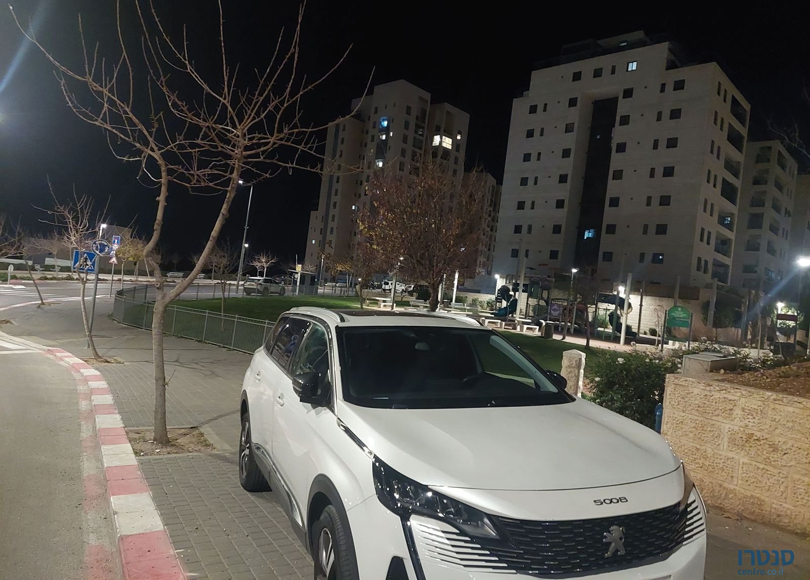 2023' Peugeot 5008 פיג'ו photo #1