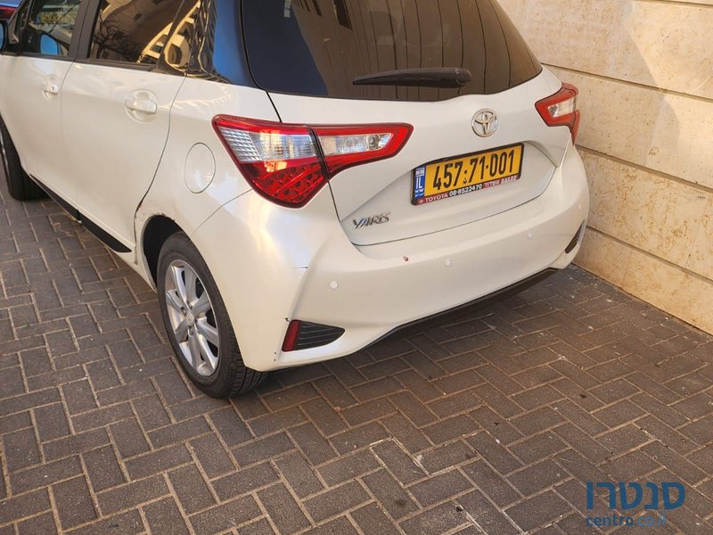 2018' Toyota Yaris טויוטה יאריס photo #1