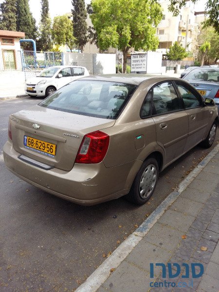 2004' Chevrolet Optra photo #3