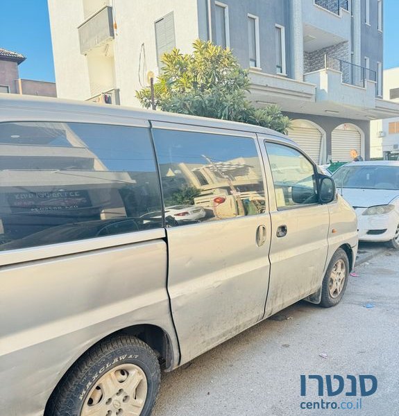 2005' Hyundai H 300 יונדאי photo #3