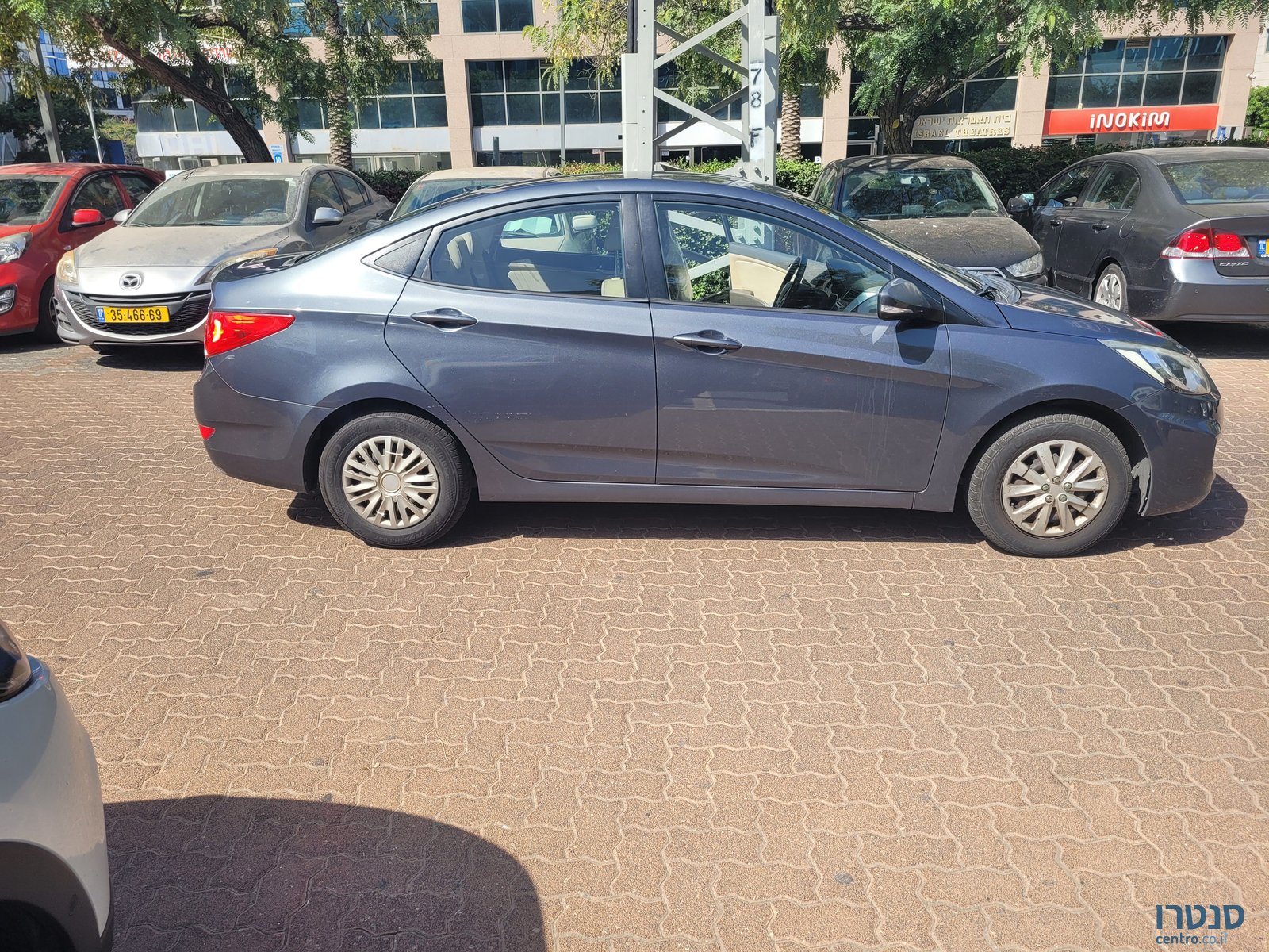 2013' Hyundai i25 יונדאי photo #1