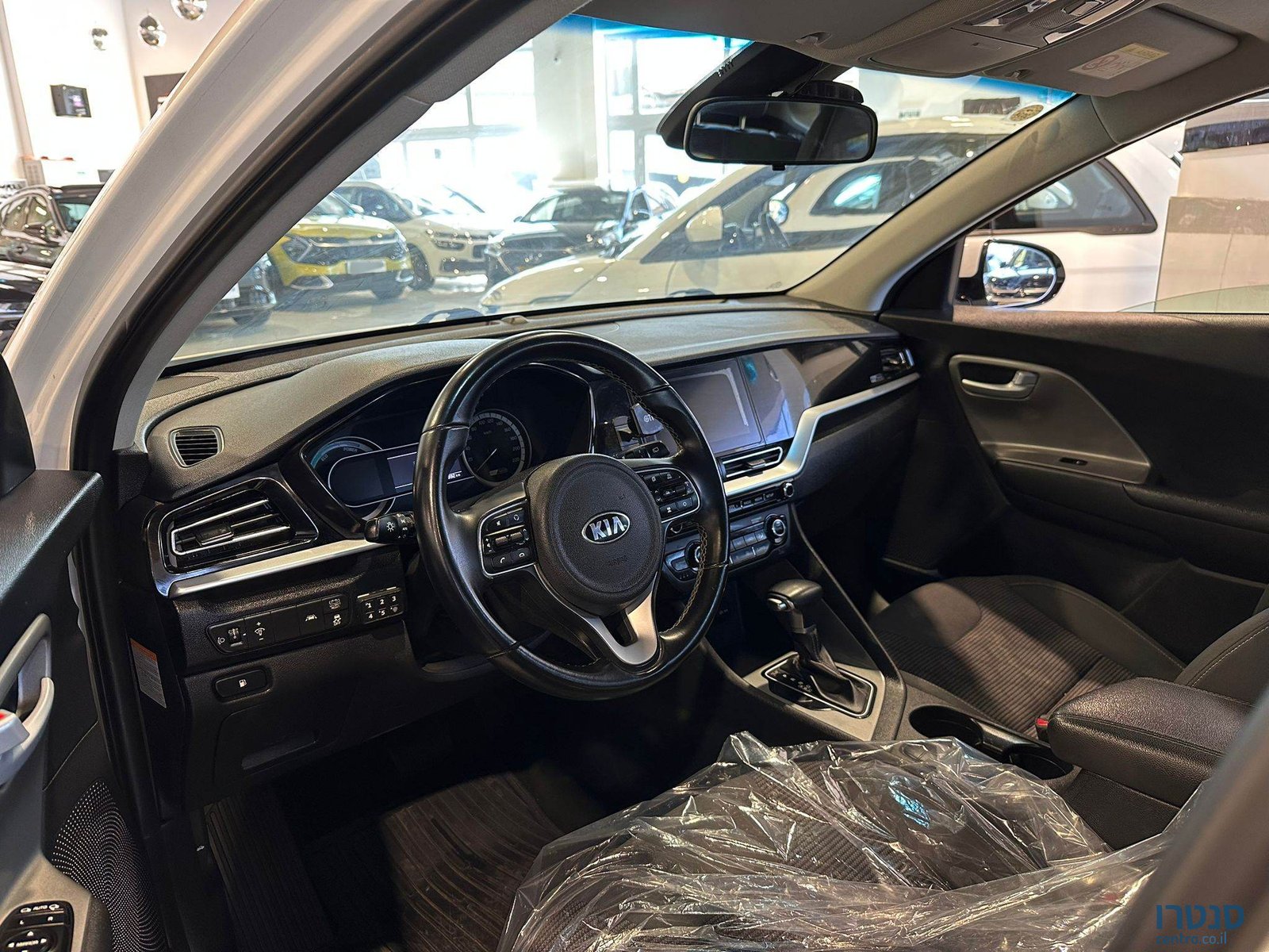 2020' Kia Niro photo #4
