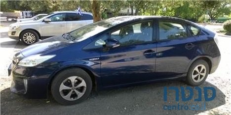 2012' Toyota Prius photo #3