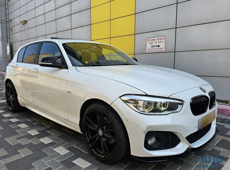 2015' BMW 118 photo #2