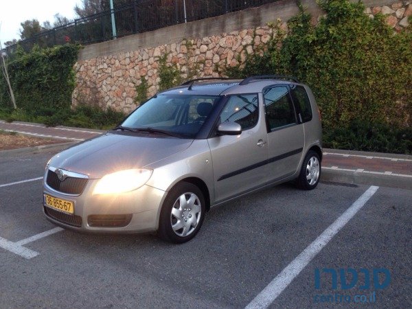 2009' Skoda Roomster photo #2