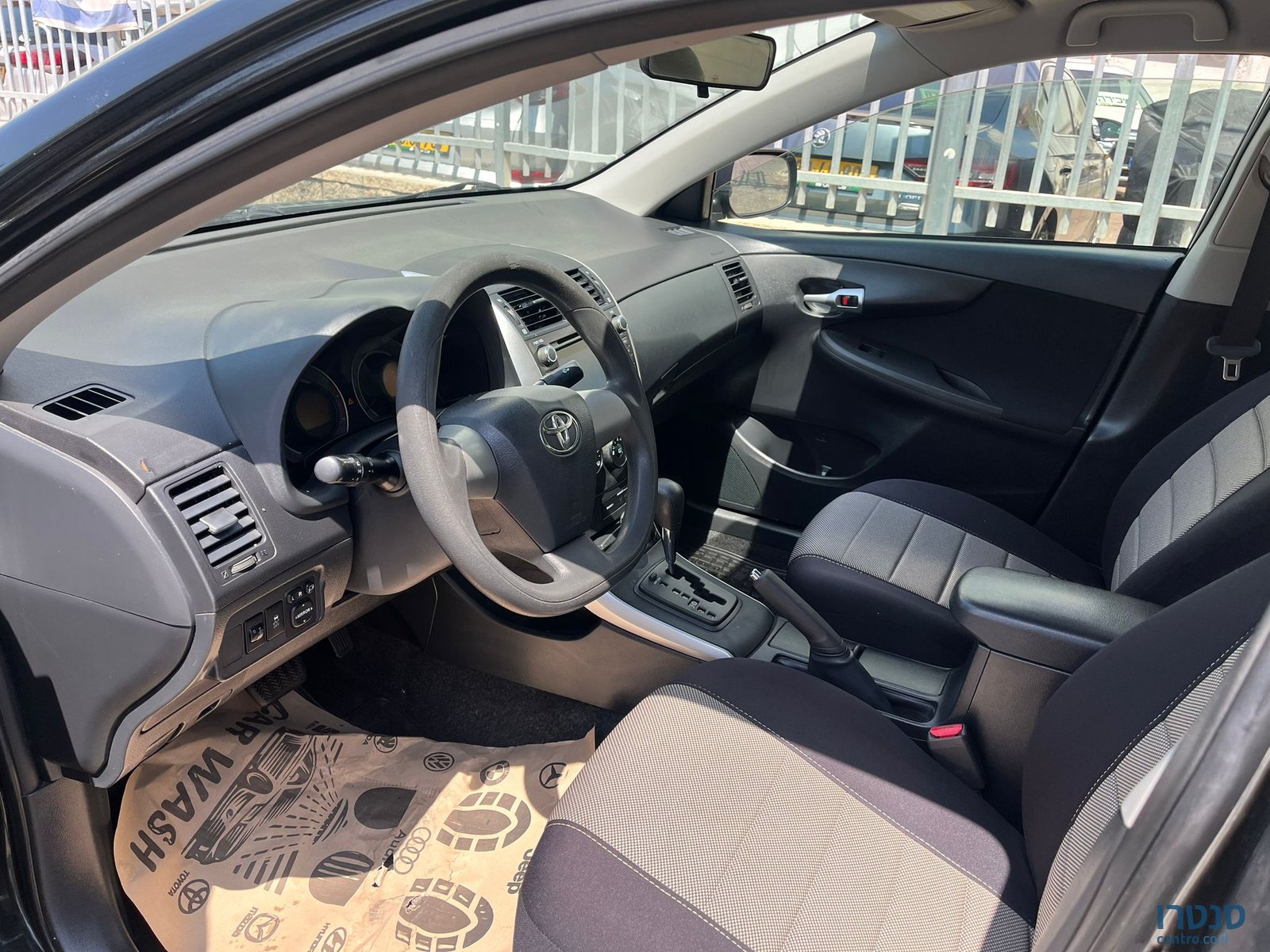 2012' Toyota Corolla photo #2