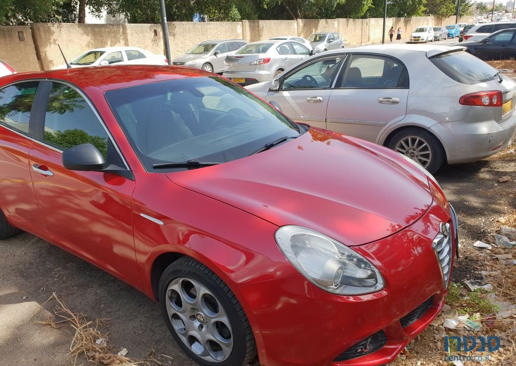 2012' Alfa Romeo Giulietta אלפא רומיאו ג'ולייטה photo #2