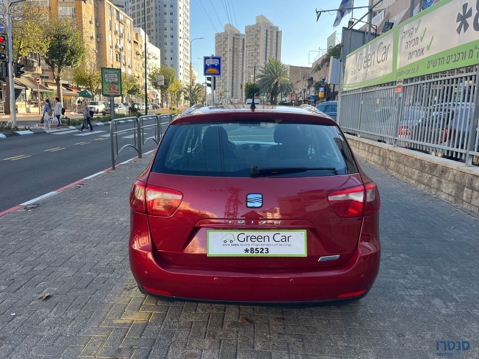 2011' SEAT Ibiza photo #4