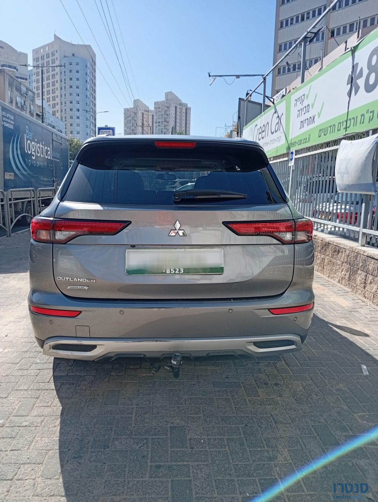 2023' Mitsubishi Outlander photo #4