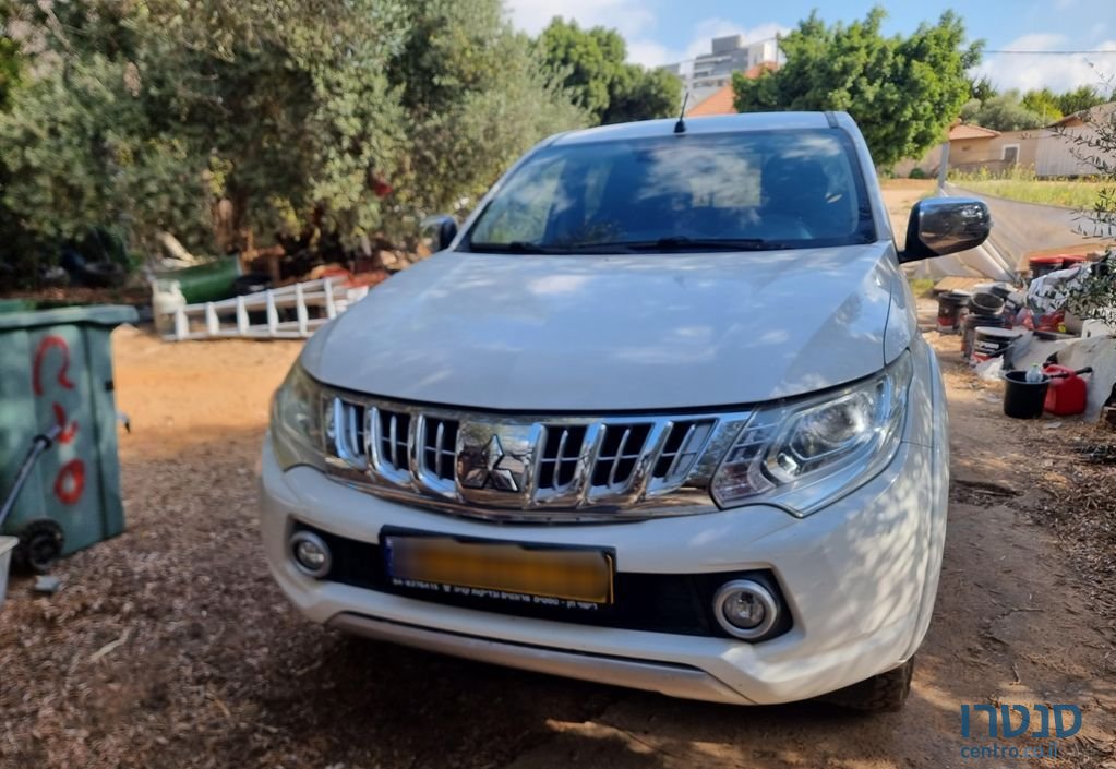 2016' Mitsubishi L200 4X4 מיצובישי טרייטון photo #2