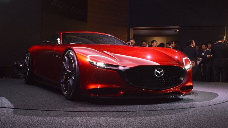 Mazda Returns to Rotary with RX-Vision Concept, Crowd Goes Wild