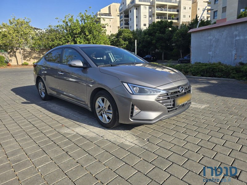 2020' Hyundai Elantra SR photo #2