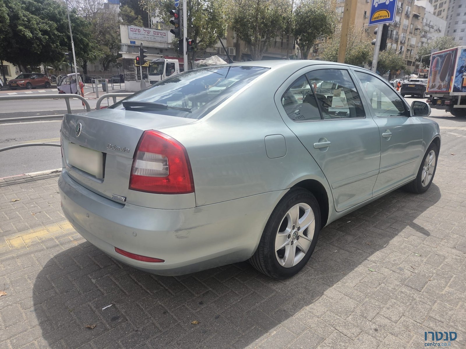2012' Skoda Octavia photo #6