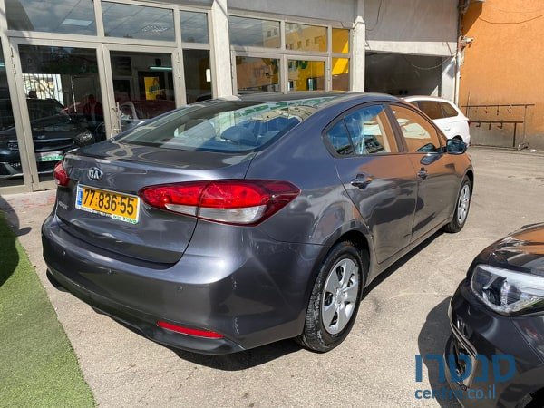 2017' Kia Forte photo #3