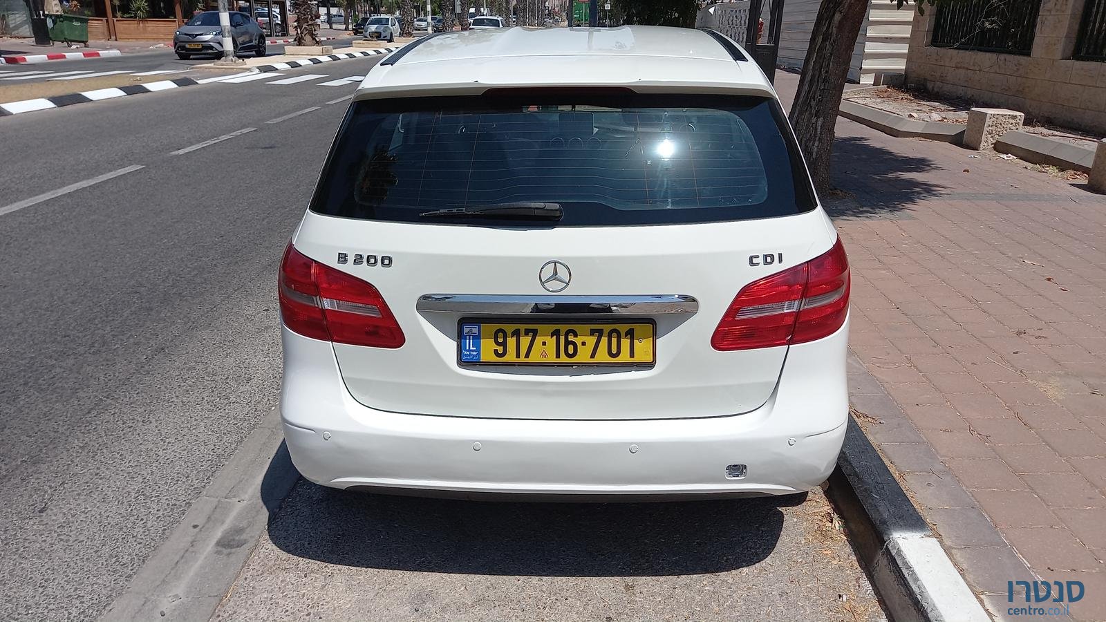 2014' Mercedes-Benz B 200 246W photo #5