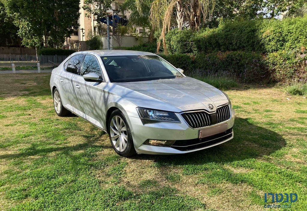 2018' Skoda Superb סקודה סופרב photo #2