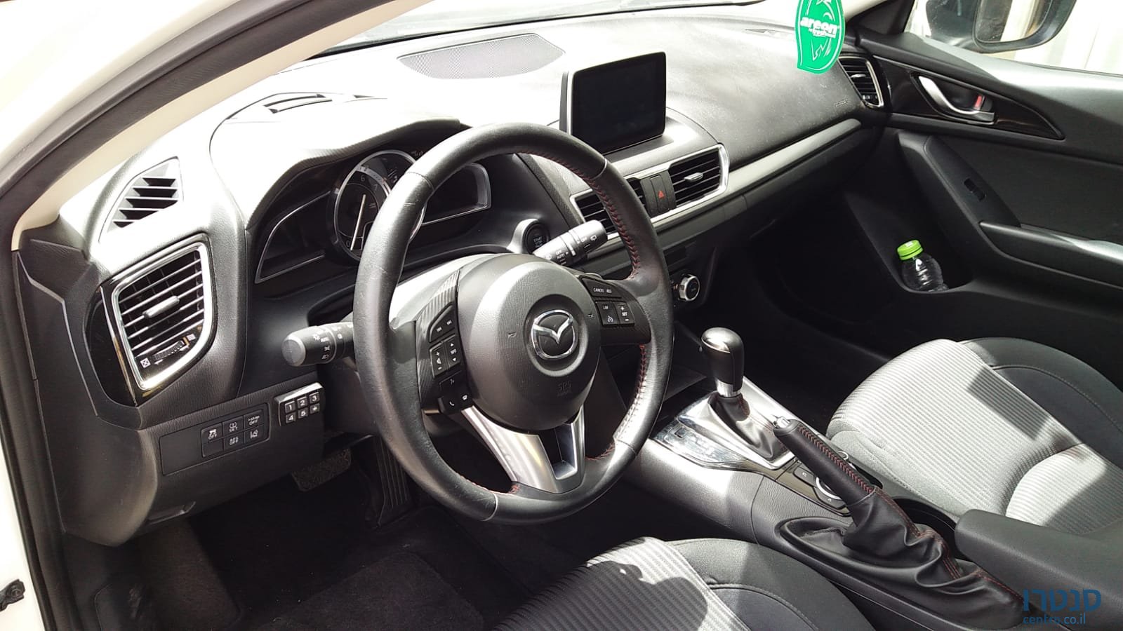 2015' Mazda 3 photo #5